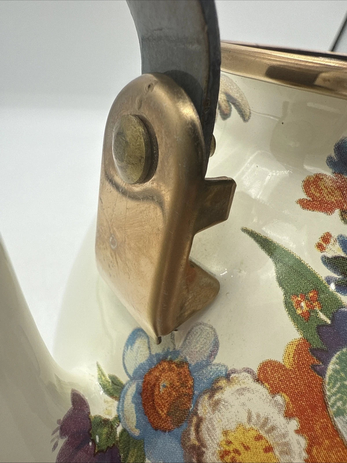 Mackenzie Childs Enamel White Flower Market 2 Quart Tea Pot / Kettle