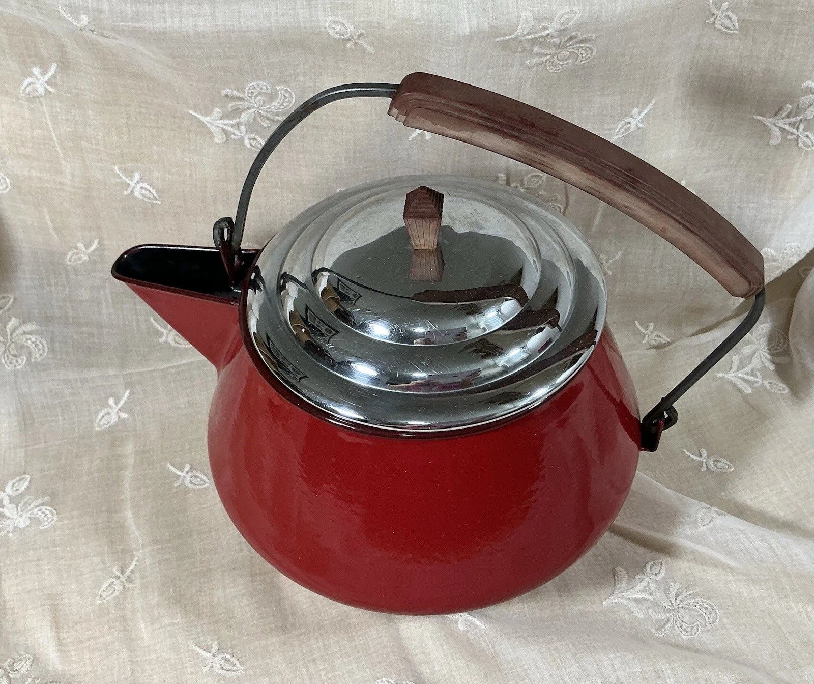Sassy RED GRANITEWARE Enamelware TEAPOT Kettle Art Deco Style Shiny Vintage