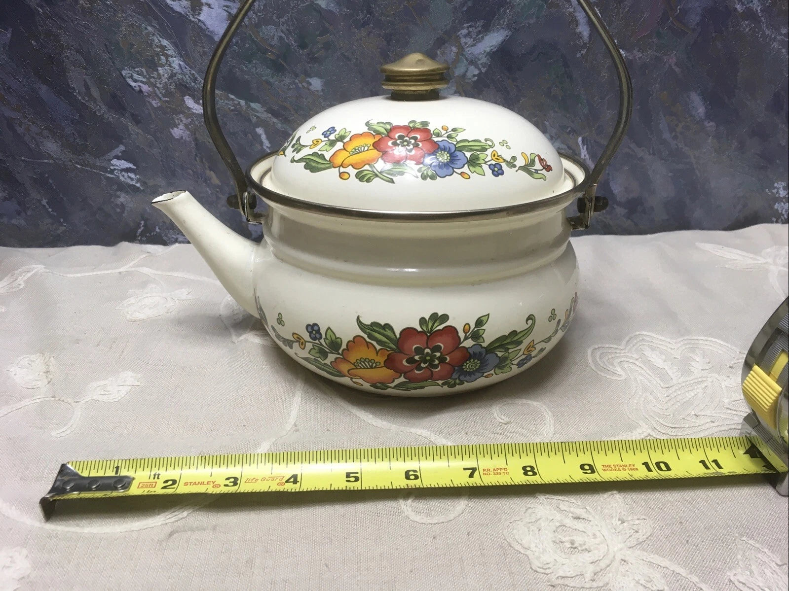 VGT White Enamelware Metal Tea Kettle / Teapot w/ Wooden Handle, Floral Design