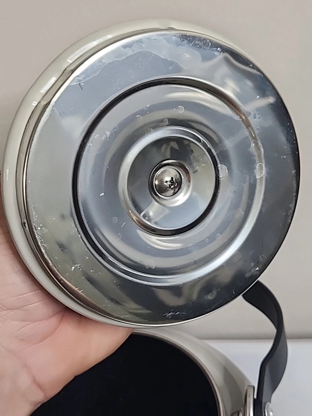 Le Creuset Whistling Tea Kettle Gray Tea Pot 1.25 Qt 1.1 L Enameled