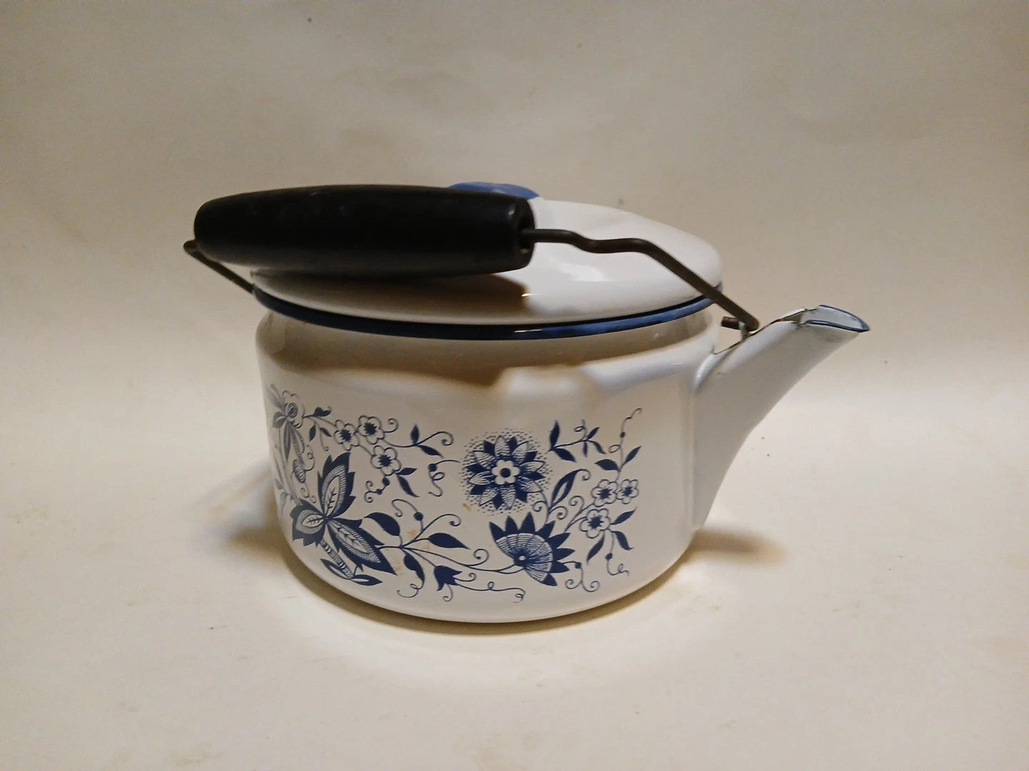 Vintage Blue Onion Danube Style Enamel Teapot Metal Bail Wood Handle 4.5"×8"