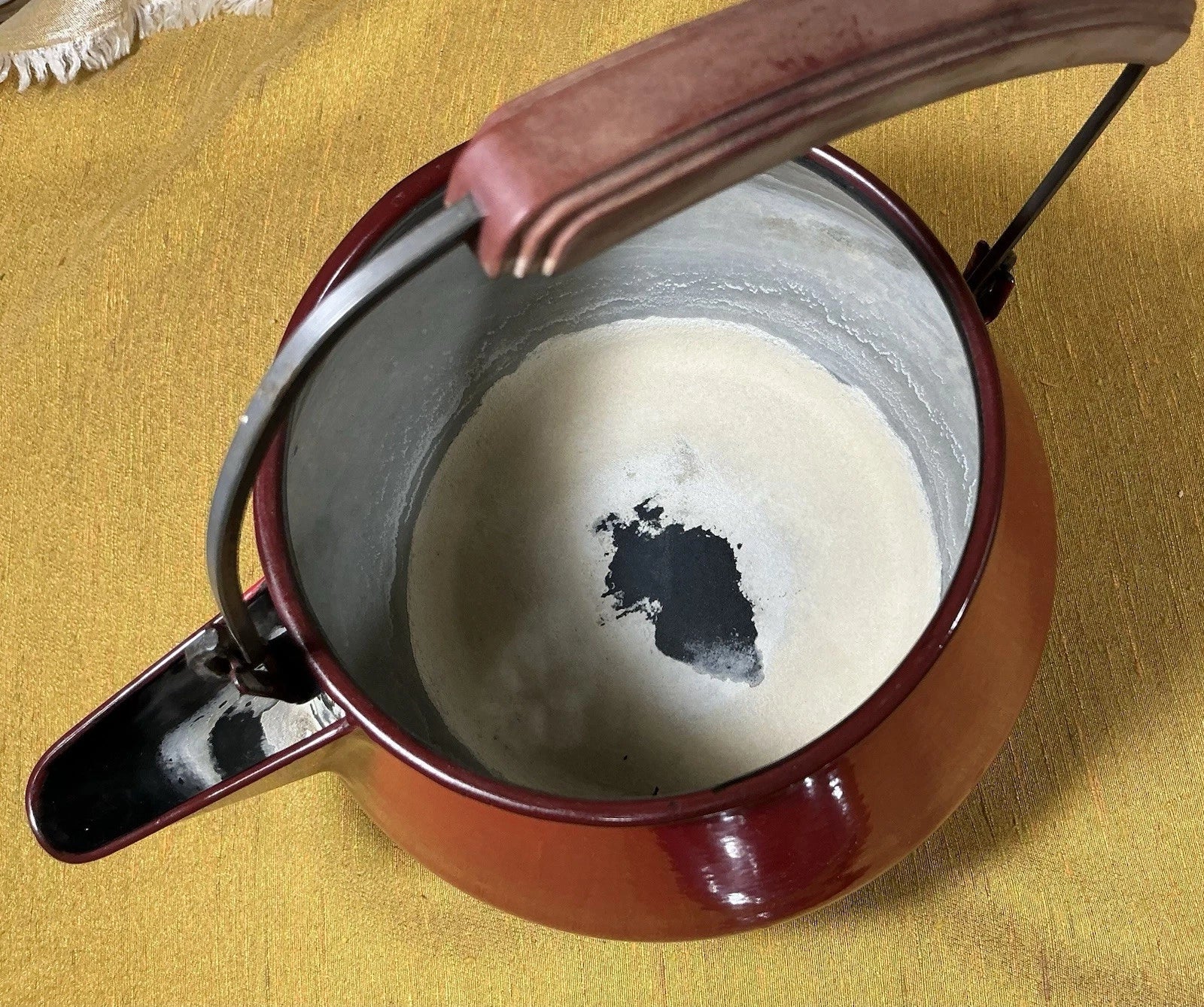 Sassy RED GRANITEWARE Enamelware TEAPOT Kettle Art Deco Style Shiny Vintage