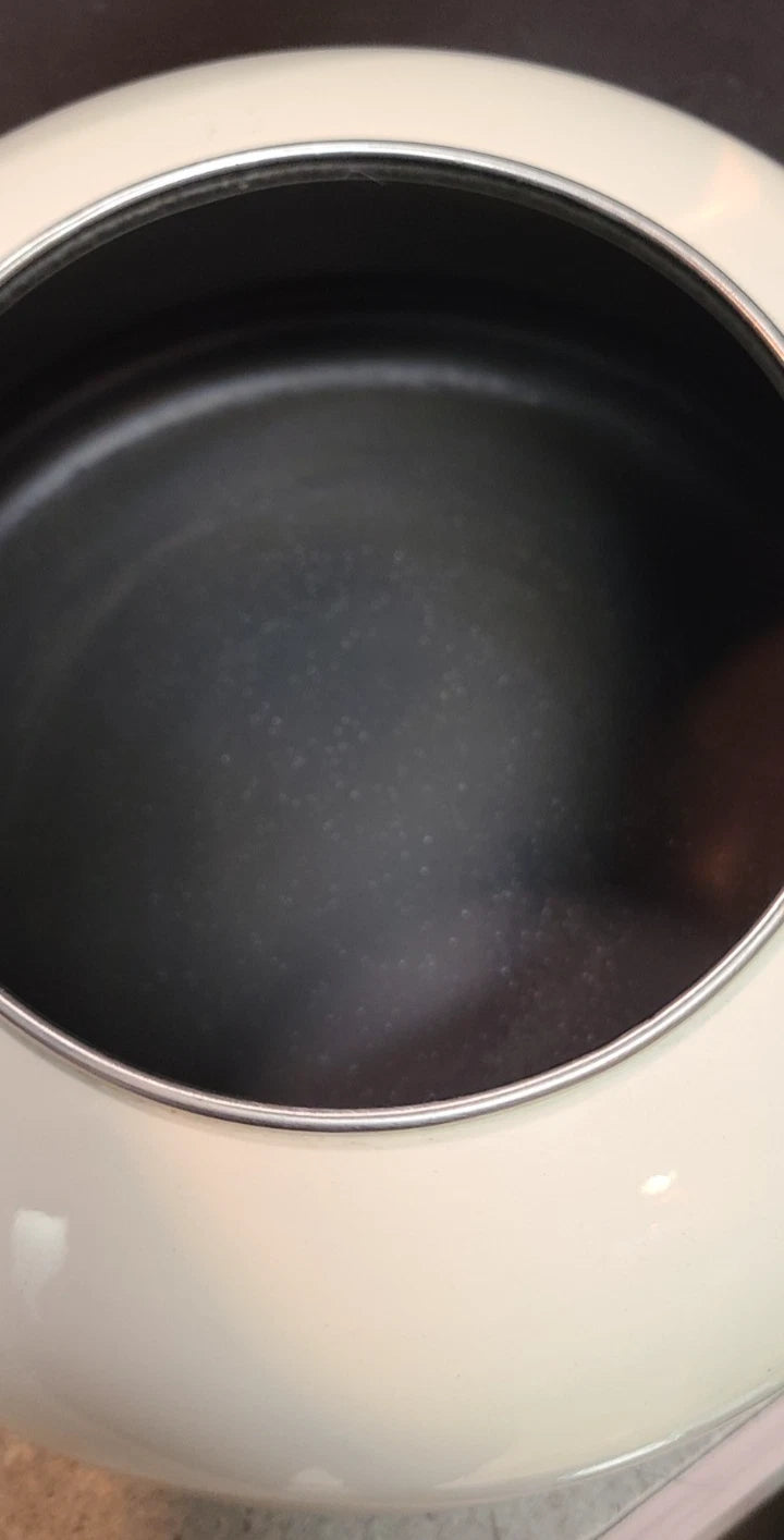 LE CREUSET Enamel 1.7 Quart Whistling Stovetop TEA KETTLE Teapot Dune Ivory