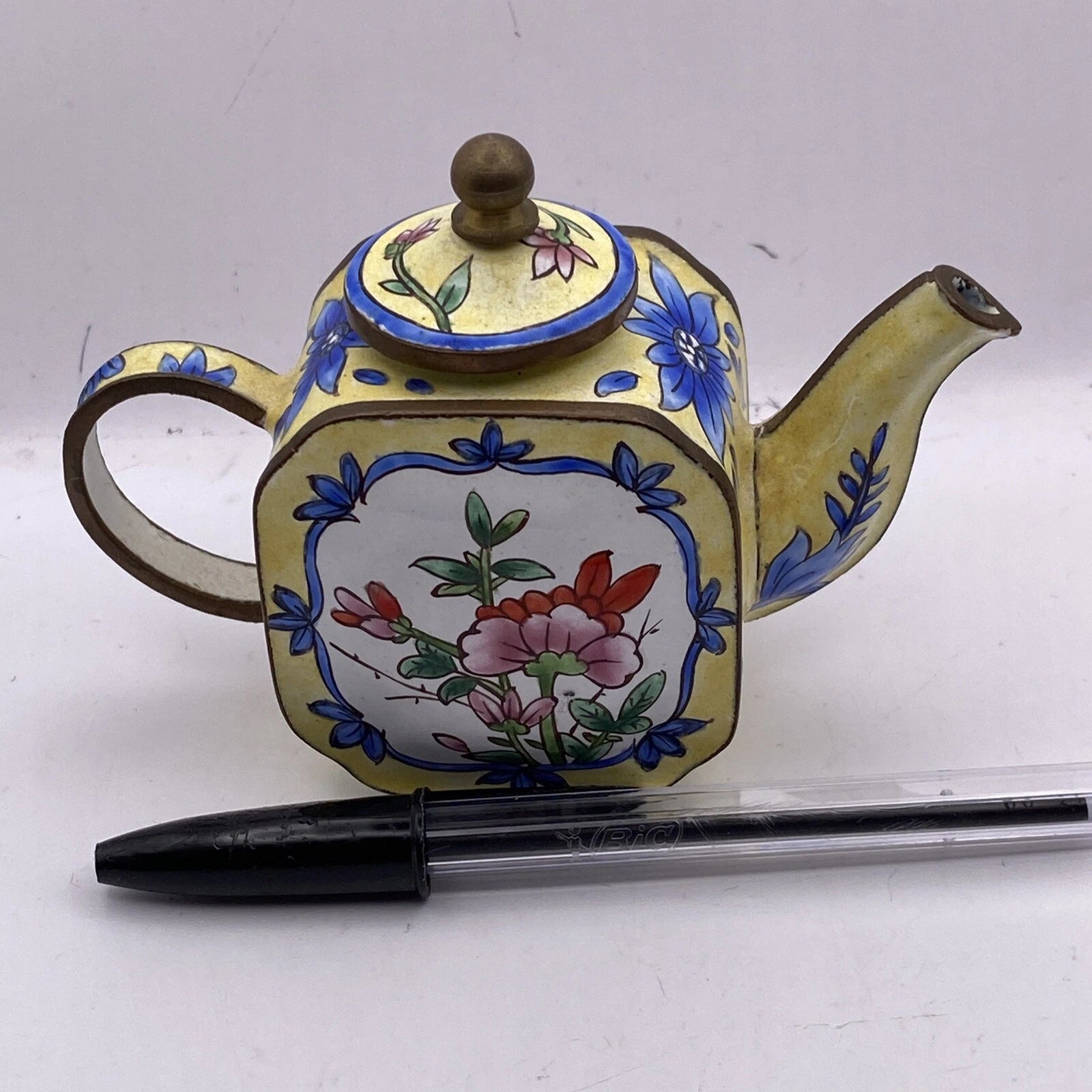 Miniature Enamel Teapot With Lid Yellow flowers BB7