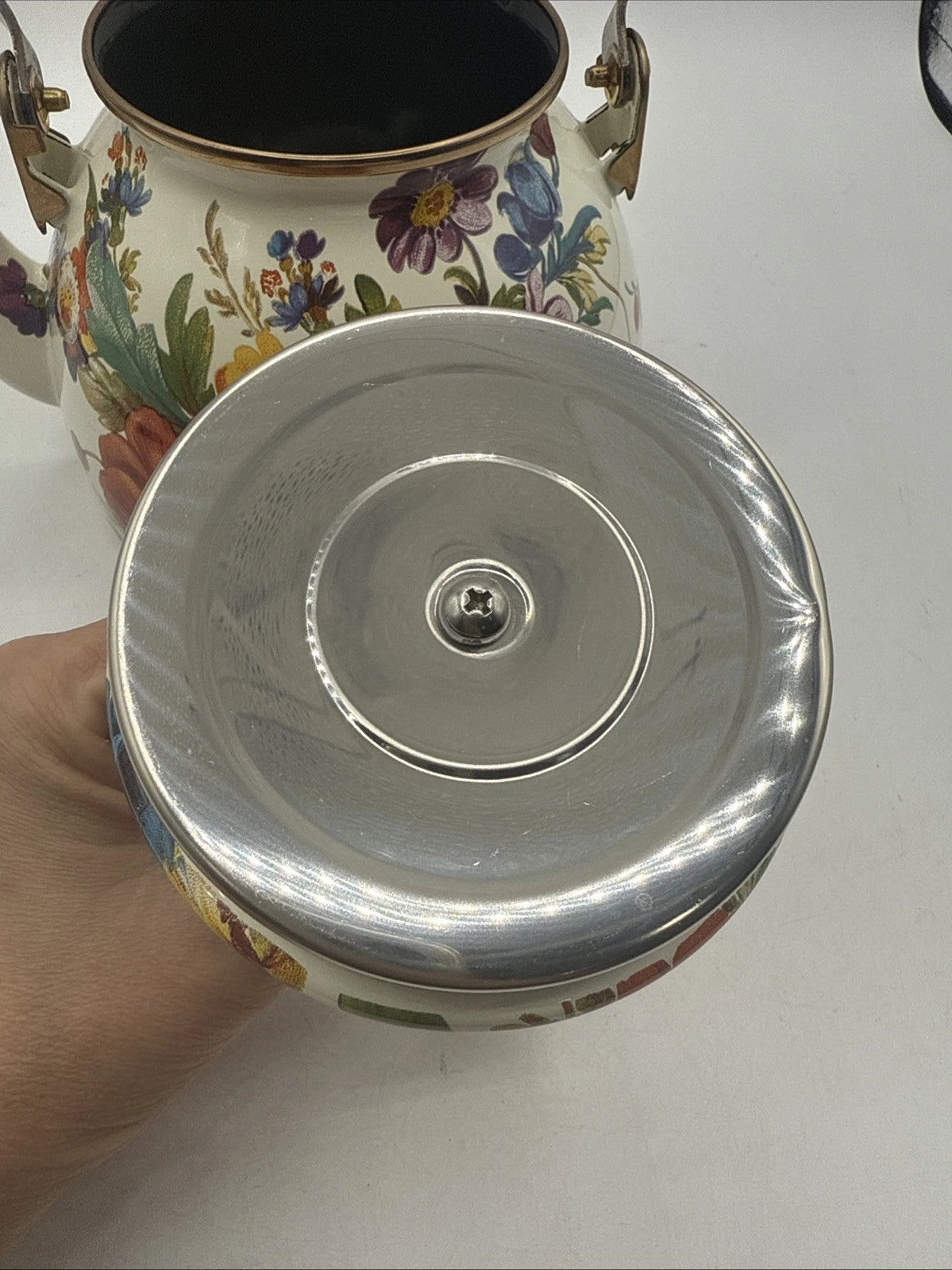 Mackenzie Childs Enamel White Flower Market 2 Quart Tea Pot / Kettle