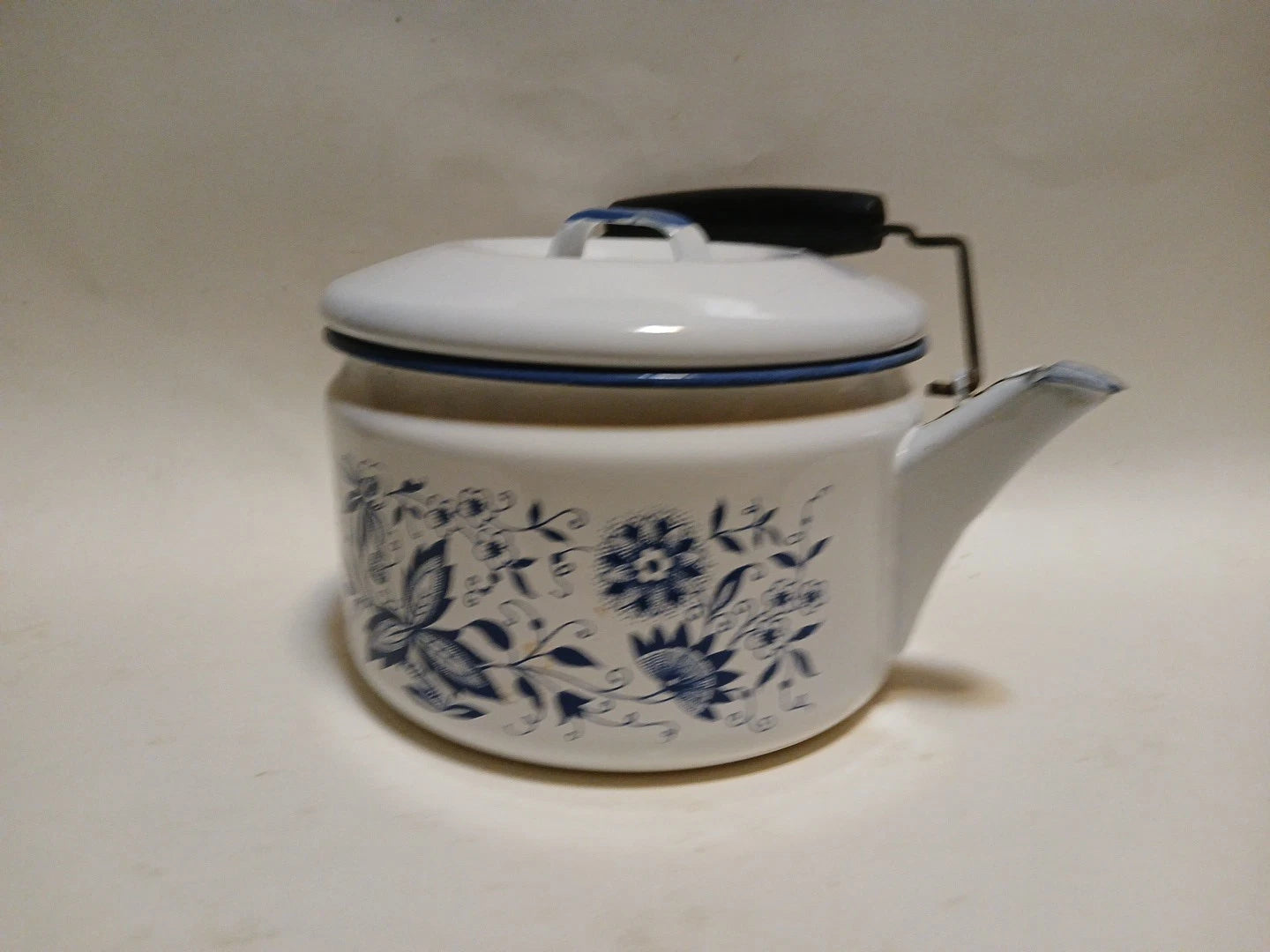 Vintage Blue Onion Danube Style Enamel Teapot Metal Bail Wood Handle 4.5"×8"