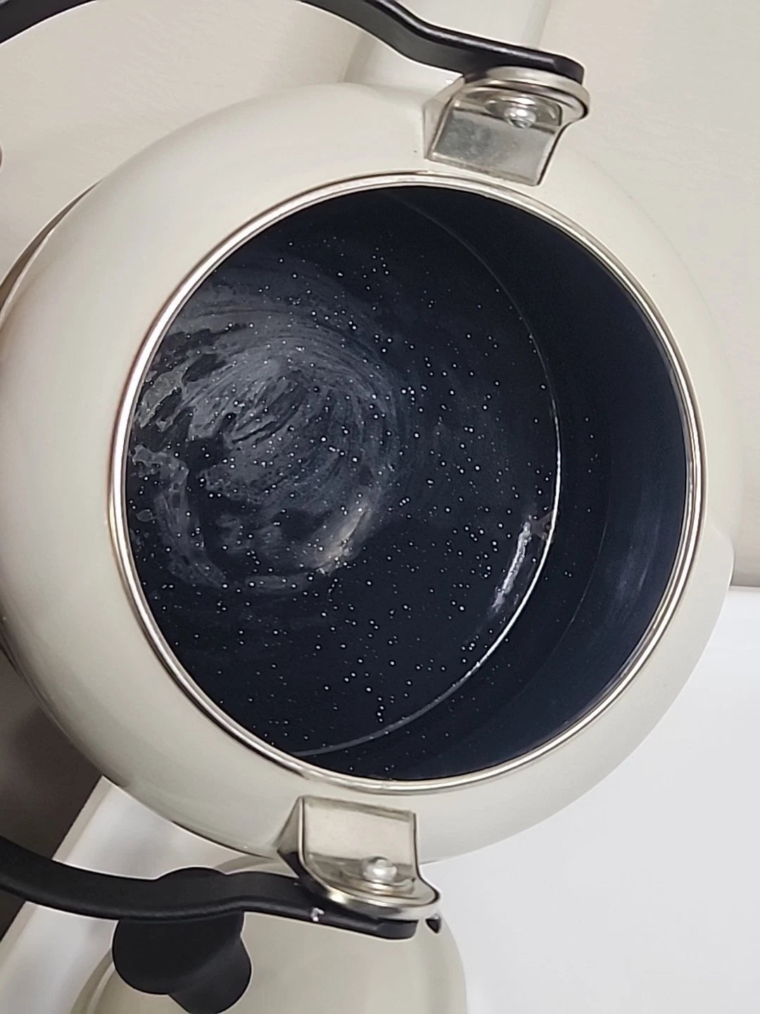 Le Creuset Whistling Tea Kettle Gray Tea Pot 1.25 Qt 1.1 L Enameled