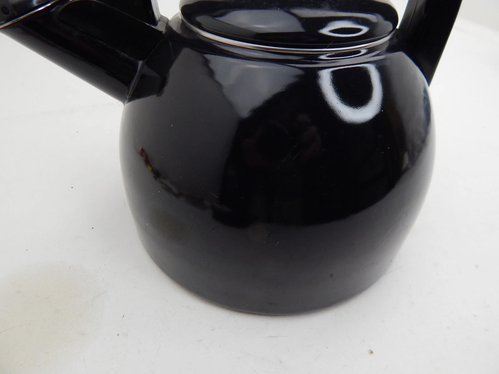 Tea Pot Enamel 2 Quart Kettle Black Easy Squeeze Handle Vtg