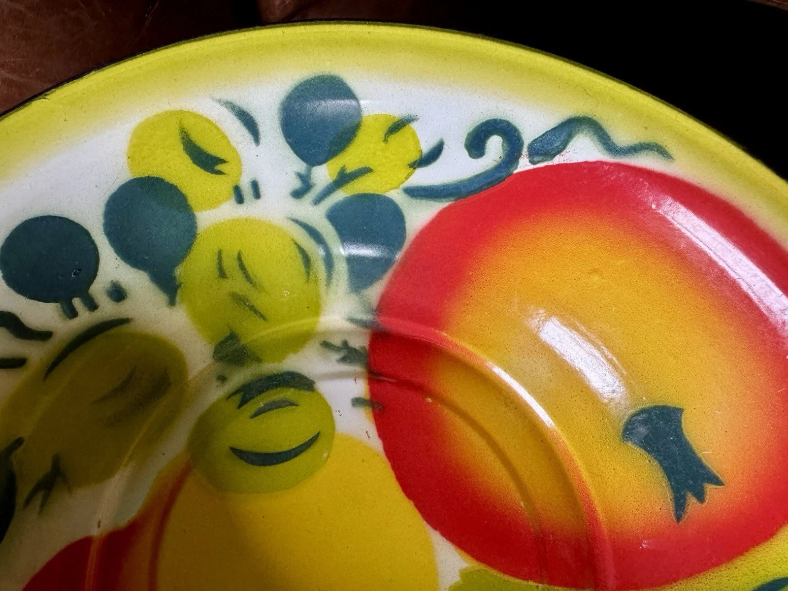 Vintage 1960s Enamelware Graniteware Coffee/Tea Pot 7 1/2" + 12" Bowl FRUIT