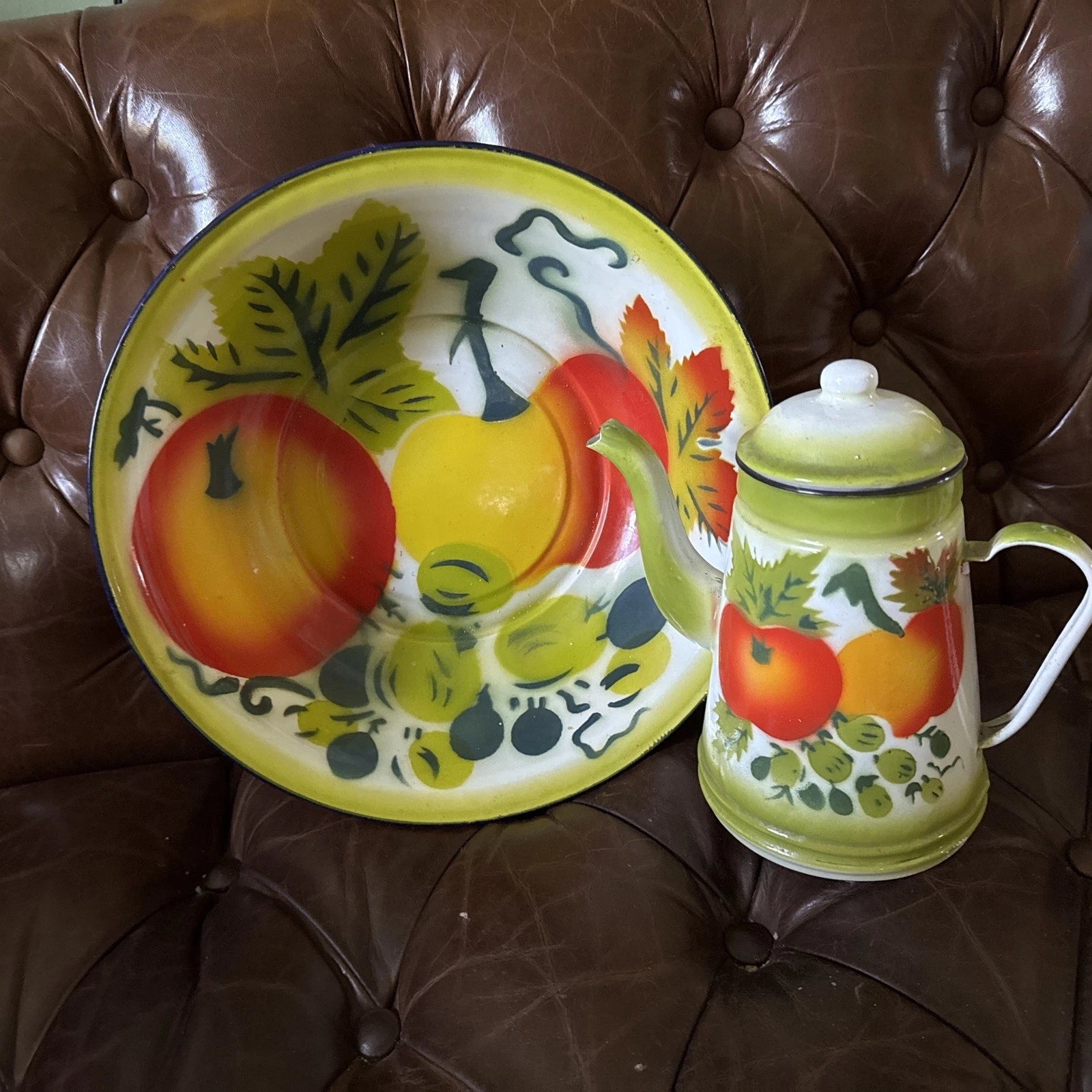 Vintage 1960s Enamelware Graniteware Coffee/Tea Pot 7 1/2" + 12" Bowl FRUIT