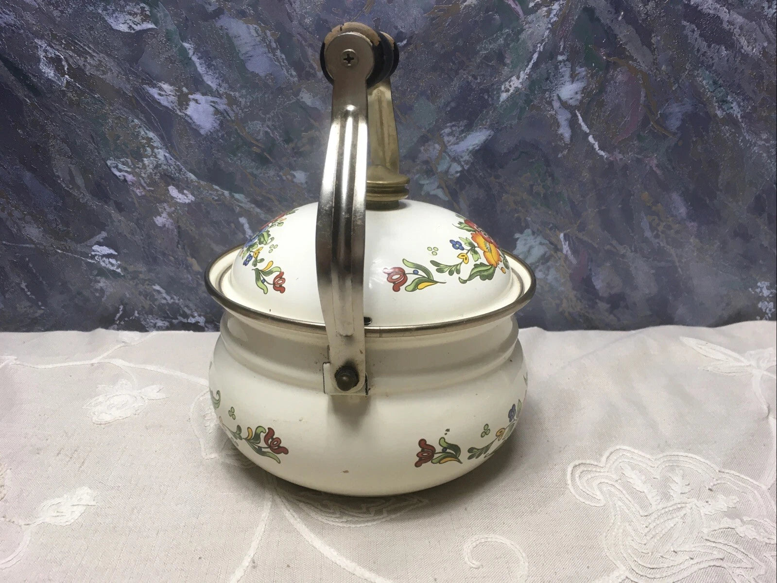 VGT White Enamelware Metal Tea Kettle / Teapot w/ Wooden Handle, Floral Design