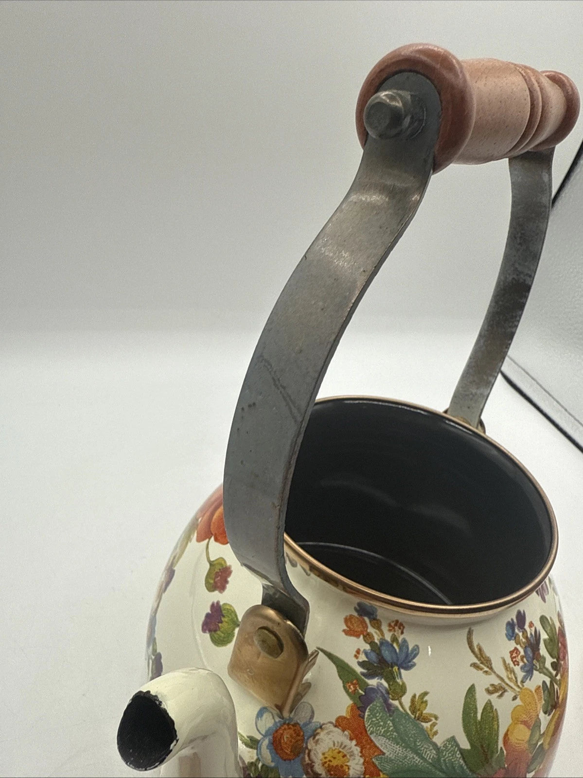 Mackenzie Childs Enamel White Flower Market 2 Quart Tea Pot / Kettle