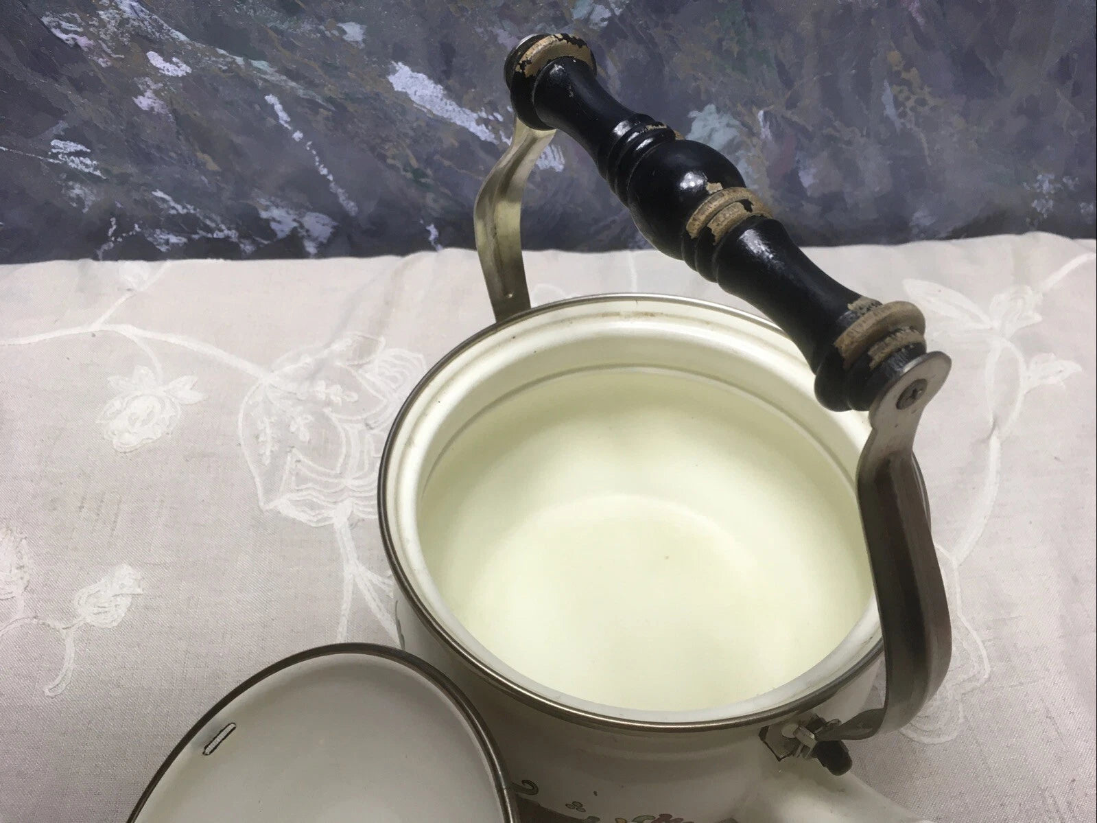 VGT White Enamelware Metal Tea Kettle / Teapot w/ Wooden Handle, Floral Design