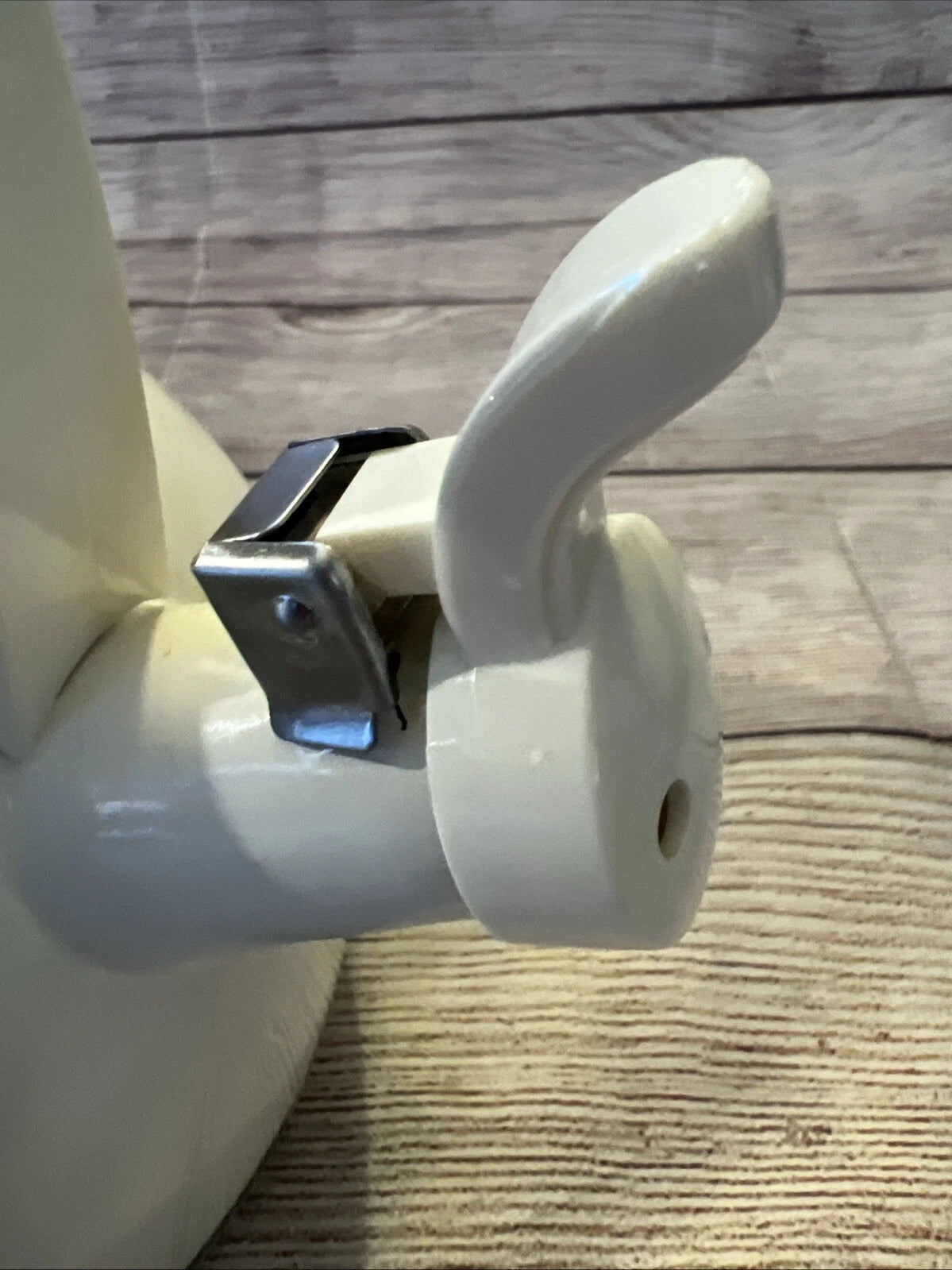 Spode Christmas Tree Whistling Tea Kettle Pot Porcelain Enamel on Steel 2.2 Qt