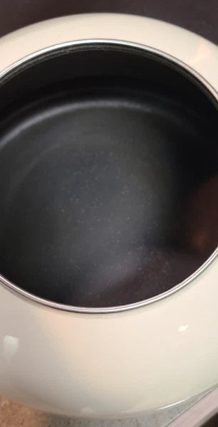 LE CREUSET Enamel 1.7 Quart Whistling Stovetop TEA KETTLE Teapot Dune Ivory