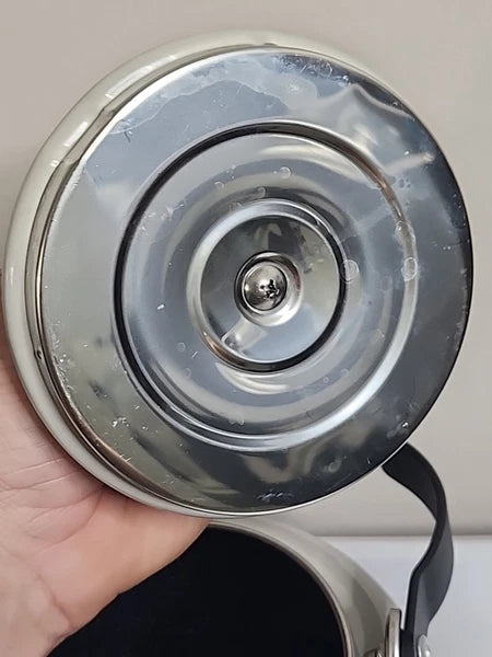 Le Creuset Whistling Tea Kettle Gray Tea Pot 1.25 Qt 1.1 L Enameled