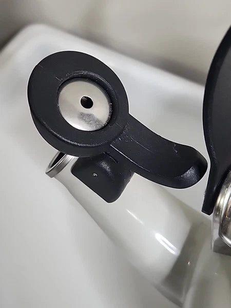 Le Creuset Whistling Tea Kettle Gray Tea Pot 1.25 Qt 1.1 L Enameled