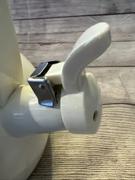 Spode Christmas Tree Whistling Tea Kettle Pot Porcelain Enamel on Steel 2.2 Qt