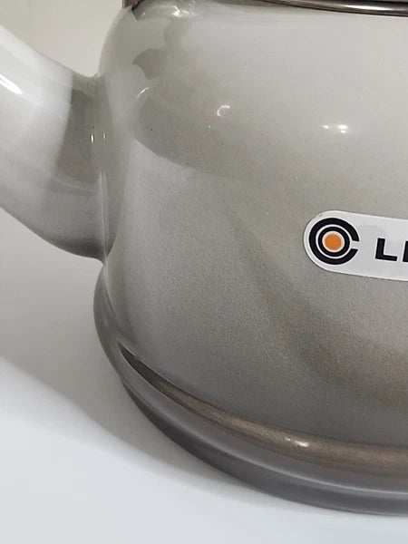 Le Creuset Whistling Tea Kettle Gray Tea Pot 1.25 Qt 1.1 L Enameled