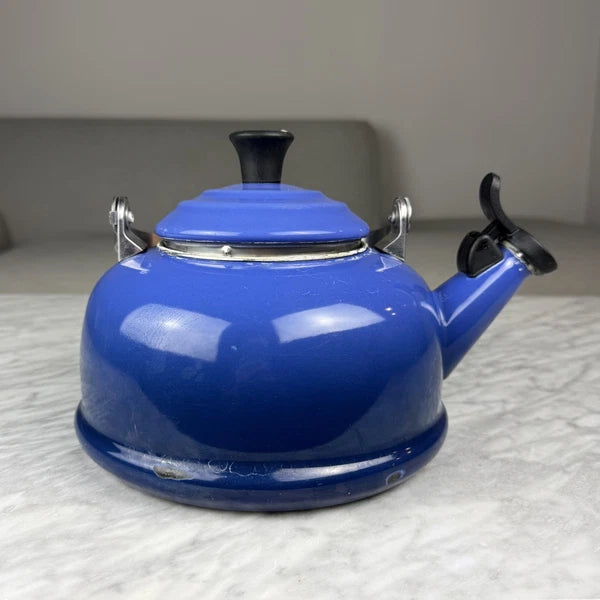 Vintage Le Creuset Whistling Tea Kettle Teapot Enamel Blue 1.7 Qt (1.6L)