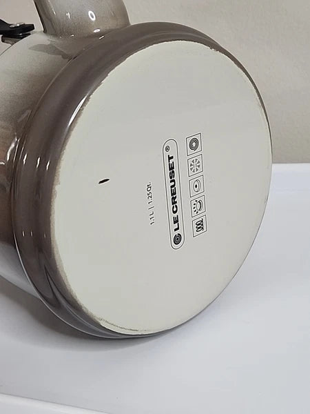 Le Creuset Whistling Tea Kettle Gray Tea Pot 1.25 Qt 1.1 L Enameled