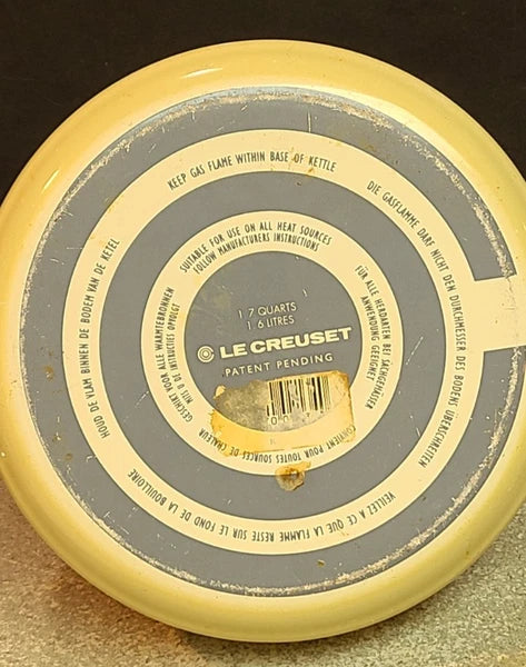 LE CREUSET Enamel 1.7 Quart Whistling Stovetop TEA KETTLE Teapot Dune Ivory