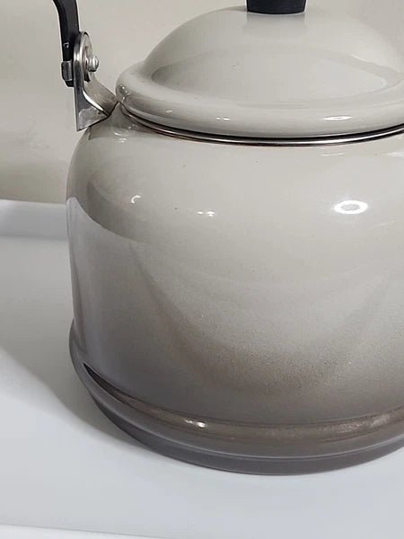 Le Creuset Whistling Tea Kettle Gray Tea Pot 1.25 Qt 1.1 L Enameled