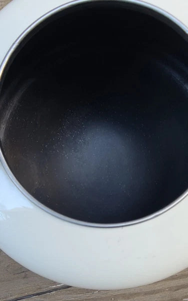 LE CREUSET Enamel 1.7 Quart Whistling Stovetop TEA KETTLE Teapot Dune Ivory