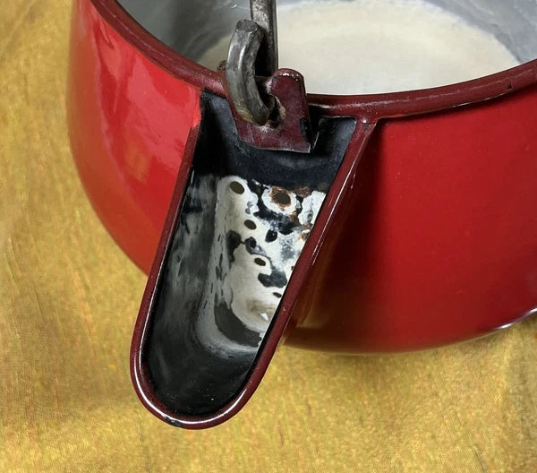 Sassy RED GRANITEWARE Enamelware TEAPOT Kettle Art Deco Style Shiny Vintage