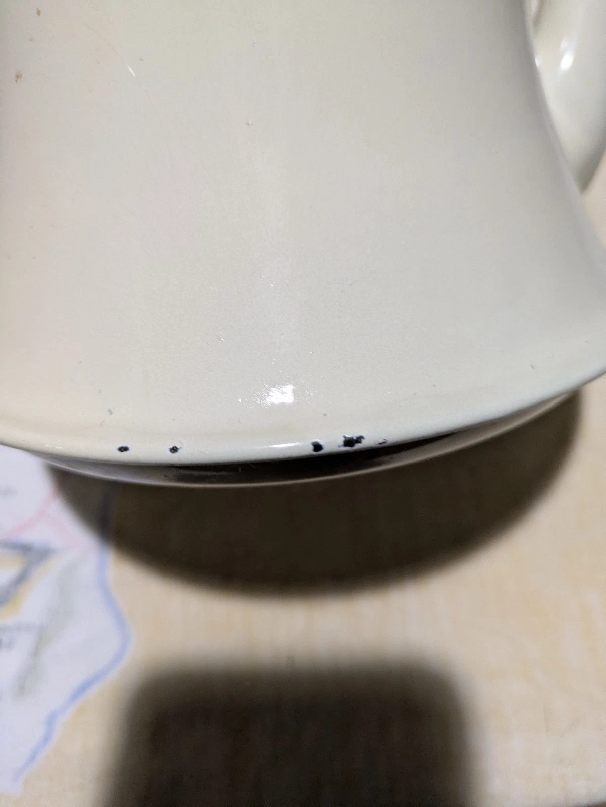 Vintage Retro Cream Enameled steel Tea Kettle Pot Wood Handles & Knob
