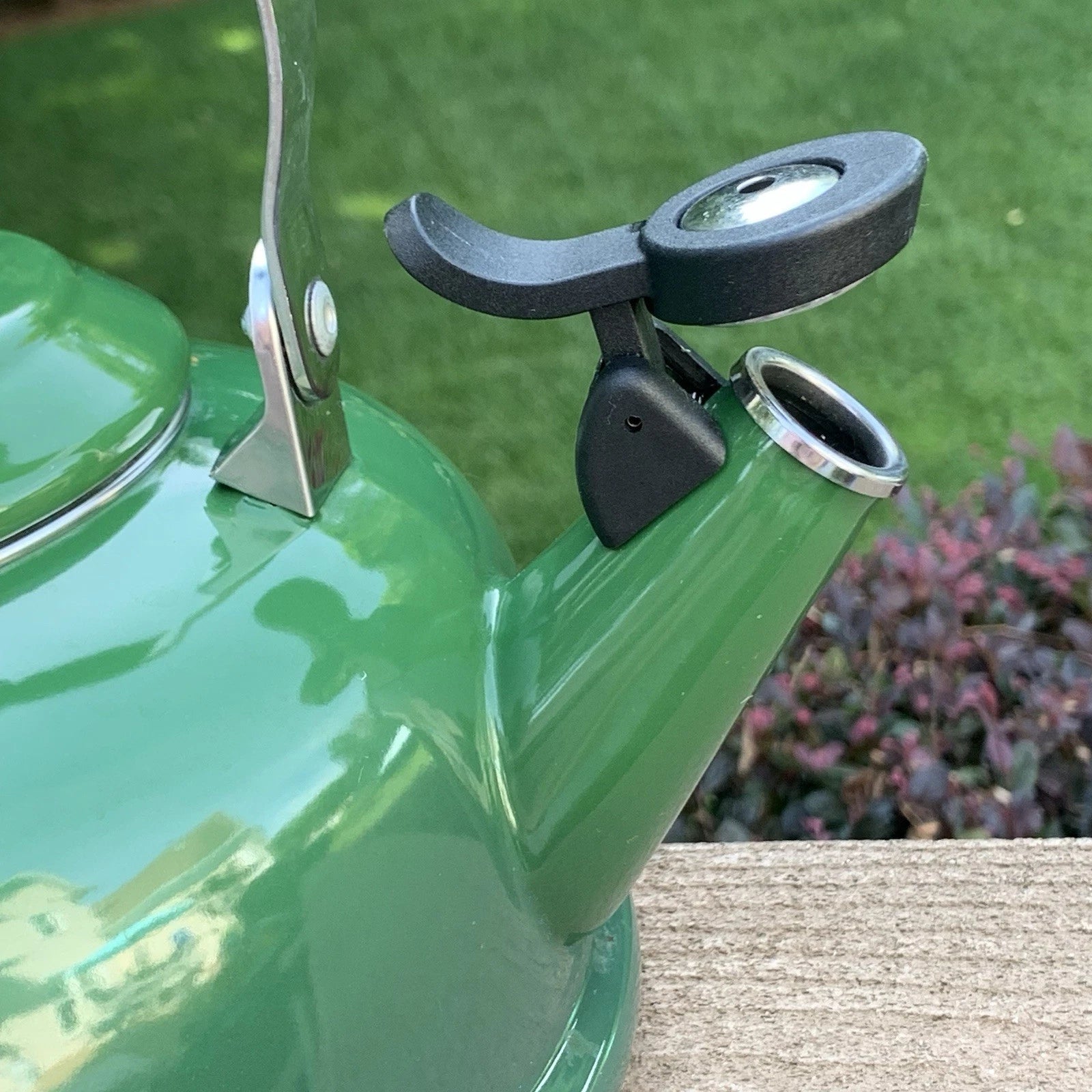 Le Creuset Vintage Tea Kettle Forest Green 1.7 quart 1.6 Liter Whistling Teapot