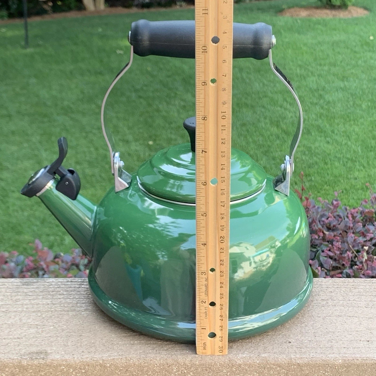 Le Creuset Vintage Tea Kettle Forest Green 1.7 quart 1.6 Liter Whistling Teapot