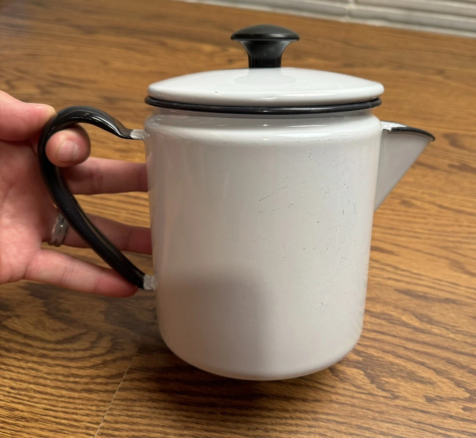 Vintage White Enamel Coffe/Tea Pot. 7 1/2" x 5 1/4"