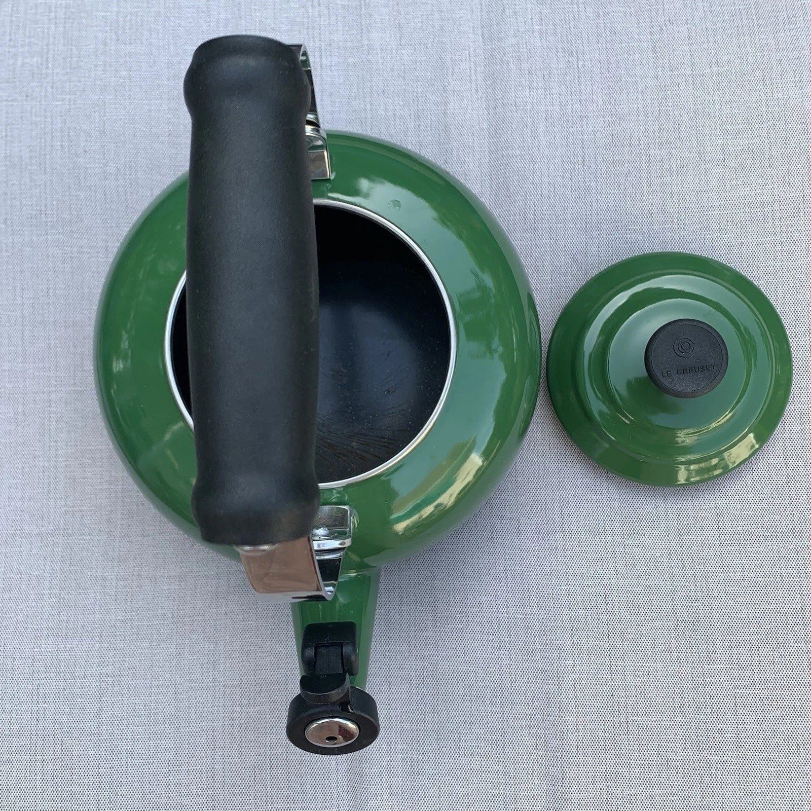 Le Creuset Vintage Tea Kettle Forest Green 1.7 quart 1.6 Liter Whistling Teapot