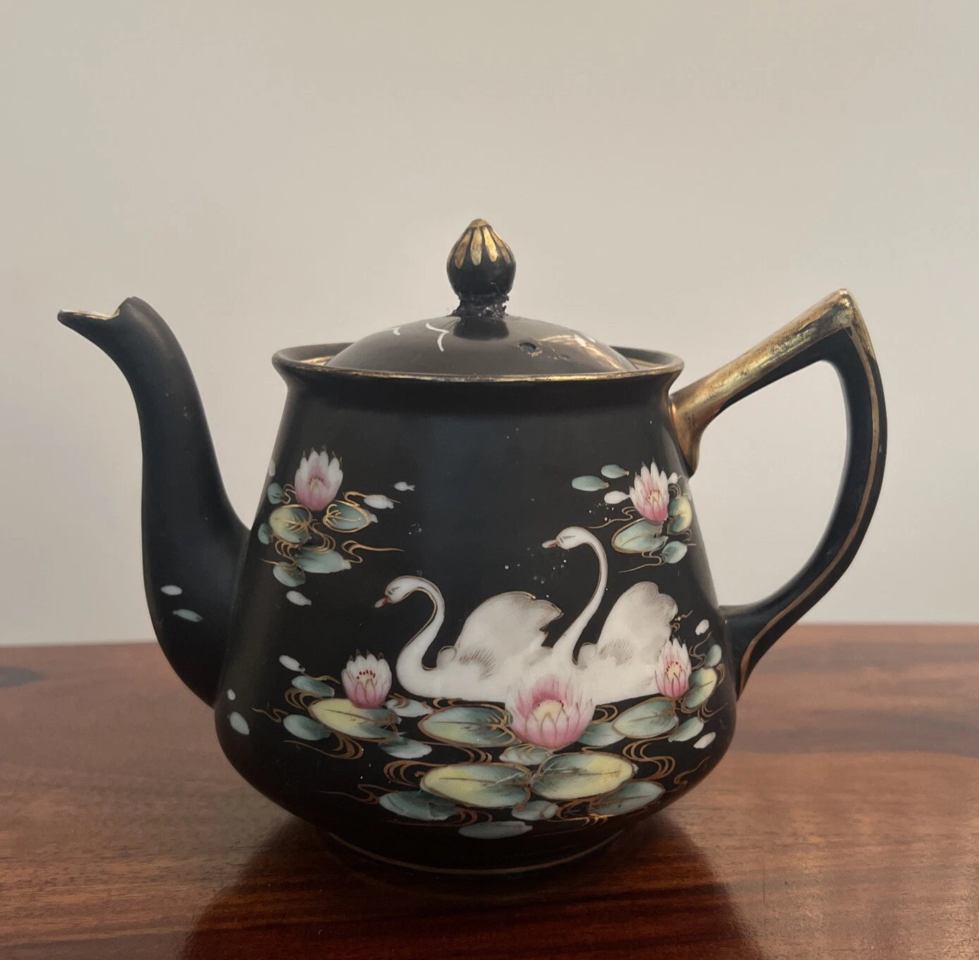 M.M. Nippon ~ Hand-Painted (White Swans) Enamel ~ 4-Cup Teapot EF | eBay