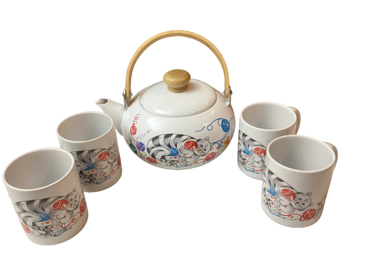 VTG  Suprelle Kettle Cat w/Yarn 2qt Teapot White Enamel Over Metal + 4/10oz mugs