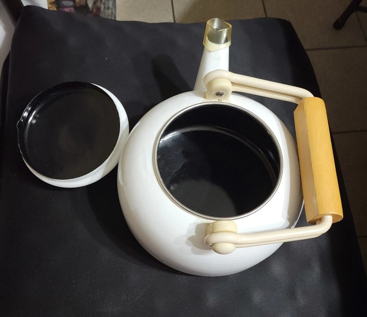 Vintage White Enamel 1.5Tea Kettle w Wood Adjustable Handle Thailand Very clean