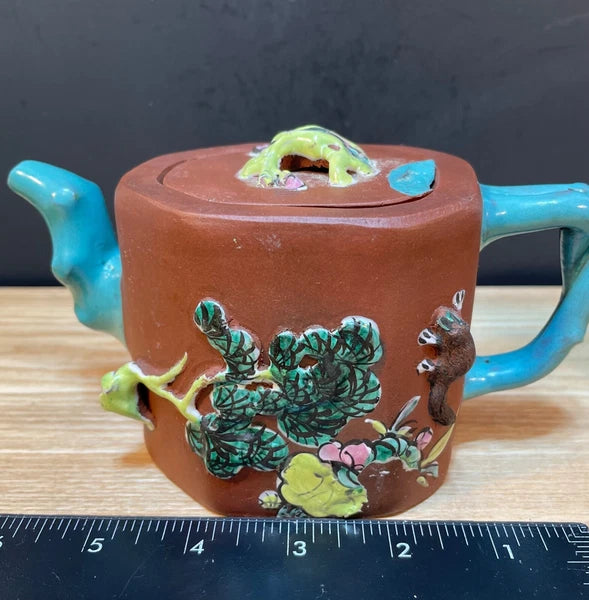 Antique China Chinese Yixing Zisha Clay Enameled Teapot Pottery with 4 Cups