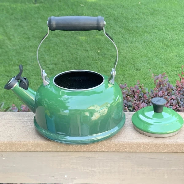Le Creuset Vintage Tea Kettle Forest Green 1.7 quart 1.6 Liter Whistling Teapot